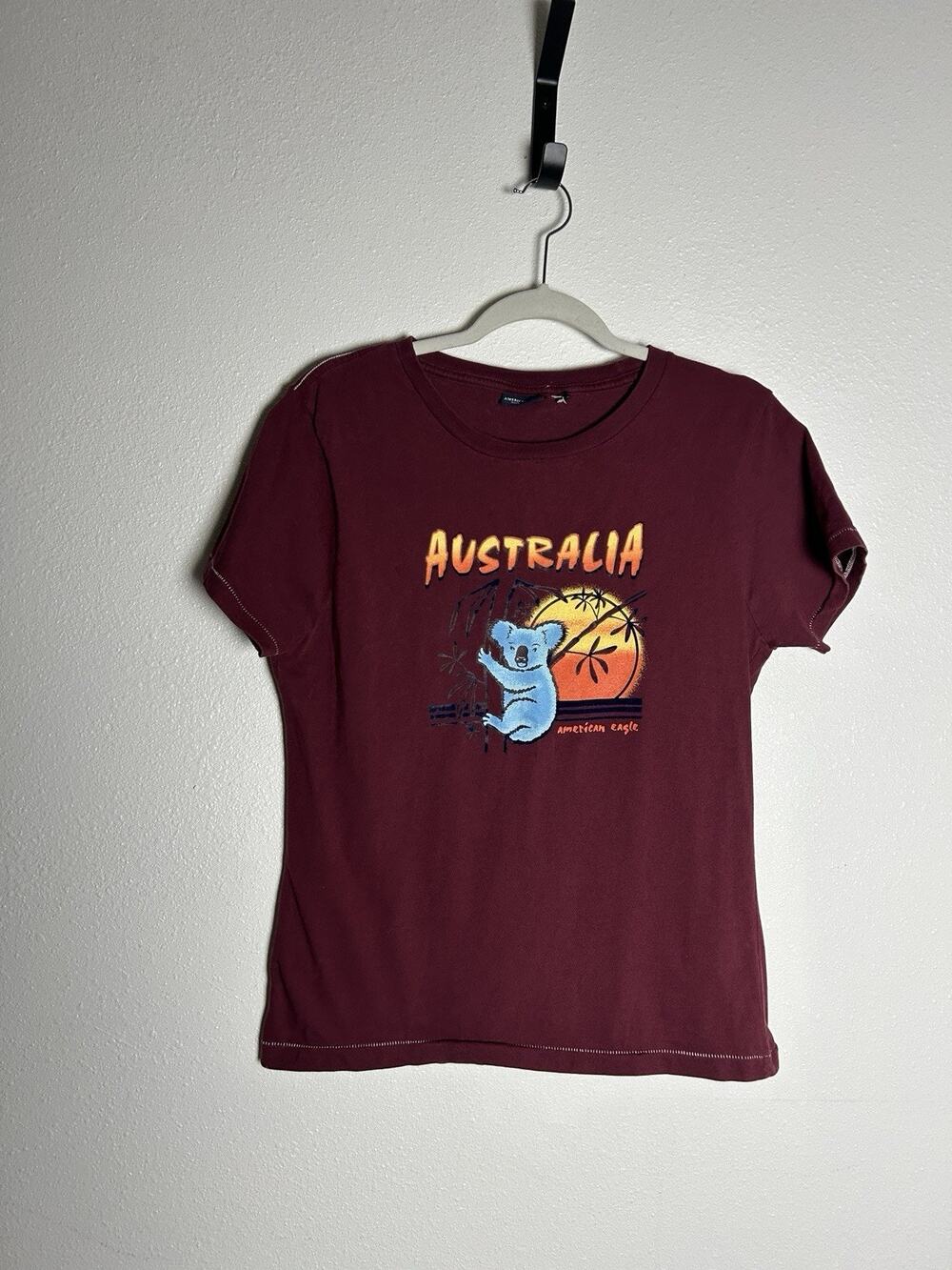 American Eagle Y2K Australia Koala Bear Tee Size Small ESTIMATE